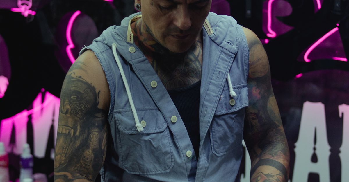 Challenges in Designing Geometric Tattoos